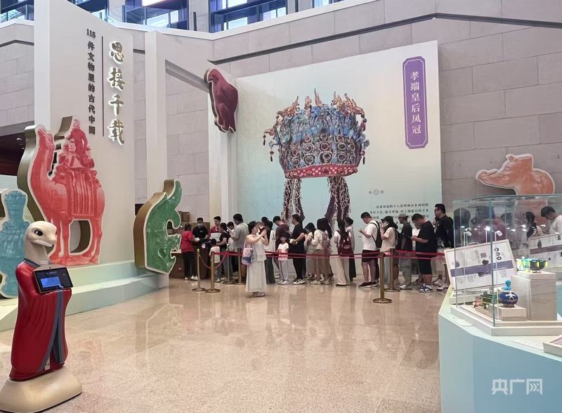 国家博物馆凤冠冰箱贴一年销量突破200万件(图2) 国家博物馆凤冠冰箱贴一年销量突破200万件(图2)