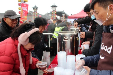 粥暖古城福启新春 寿州2026腊八百叟宴串联千年福寿情(图3) 粥暖古城福启新春 寿州2026腊八百叟宴串联千年福寿情(图3)