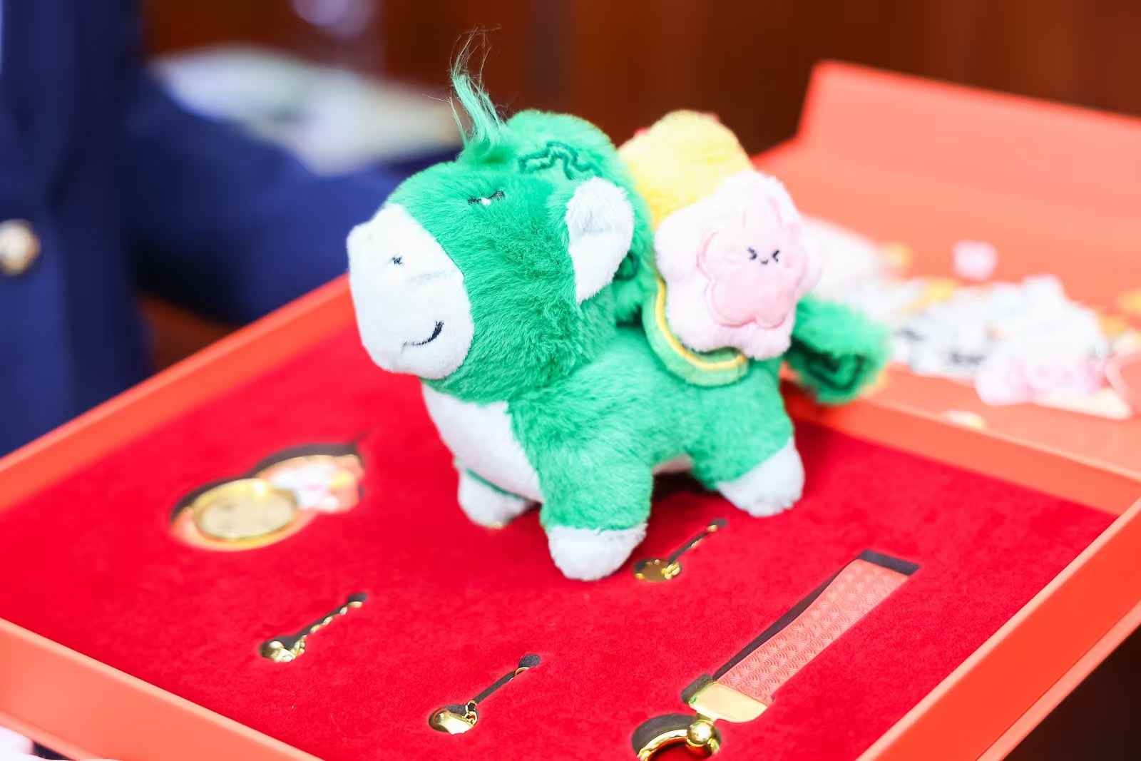 中国集邮推出多款马年生肖邮品(图3)