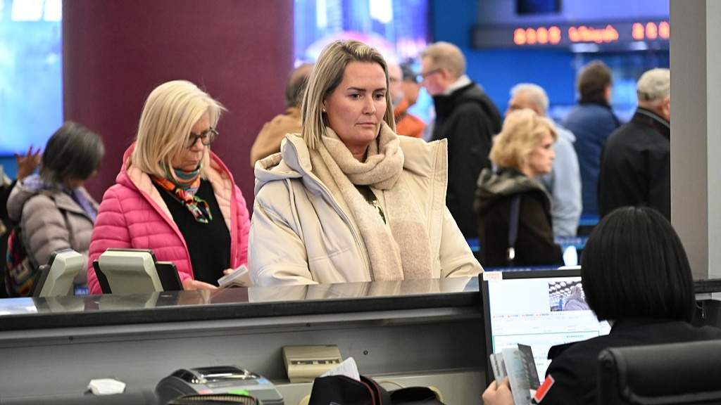 去年超2000万外国人免签入境，政协委员建言如何疏解入境游“堵点” - 盛景通文旅