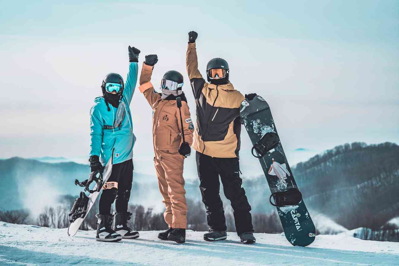 乘势而上 推动冰雪旅游持续繁荣 - 盛景通文旅