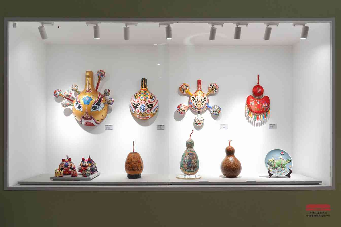 第七届中国当代工艺美术双年展开幕 展出720余件(套)精品(图1) 第七届中国当代工艺美术双年展开幕 展出720余件(套)精品(图1)