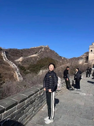 大学生长城哽咽诵诗何以动人？(图1)