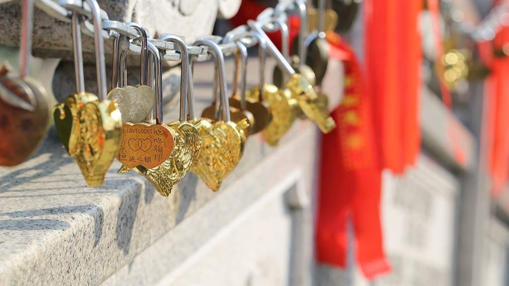 景区暴力拆除游客许愿锁，两难局面何以形成？ - 盛景通文旅