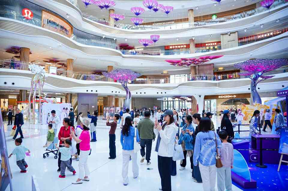 海南封关首月 cdf海口国际免税城消费迎来新变化(图1) 海南封关首月 cdf海口国际免税城消费迎来新变化(图1)