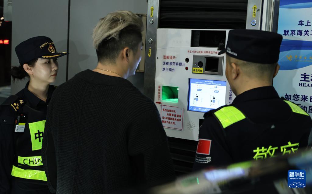 “粤车南下”入境香港市区正式实施 粤港“双向奔赴”加速大湾区融合 - 盛景通文旅