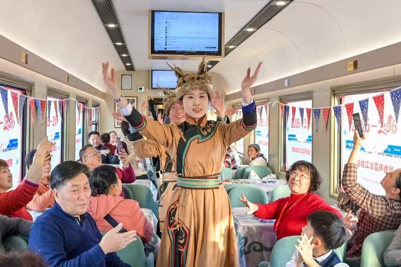 冰雪列车：串联冷资源 释放热效应 - 盛景通文旅