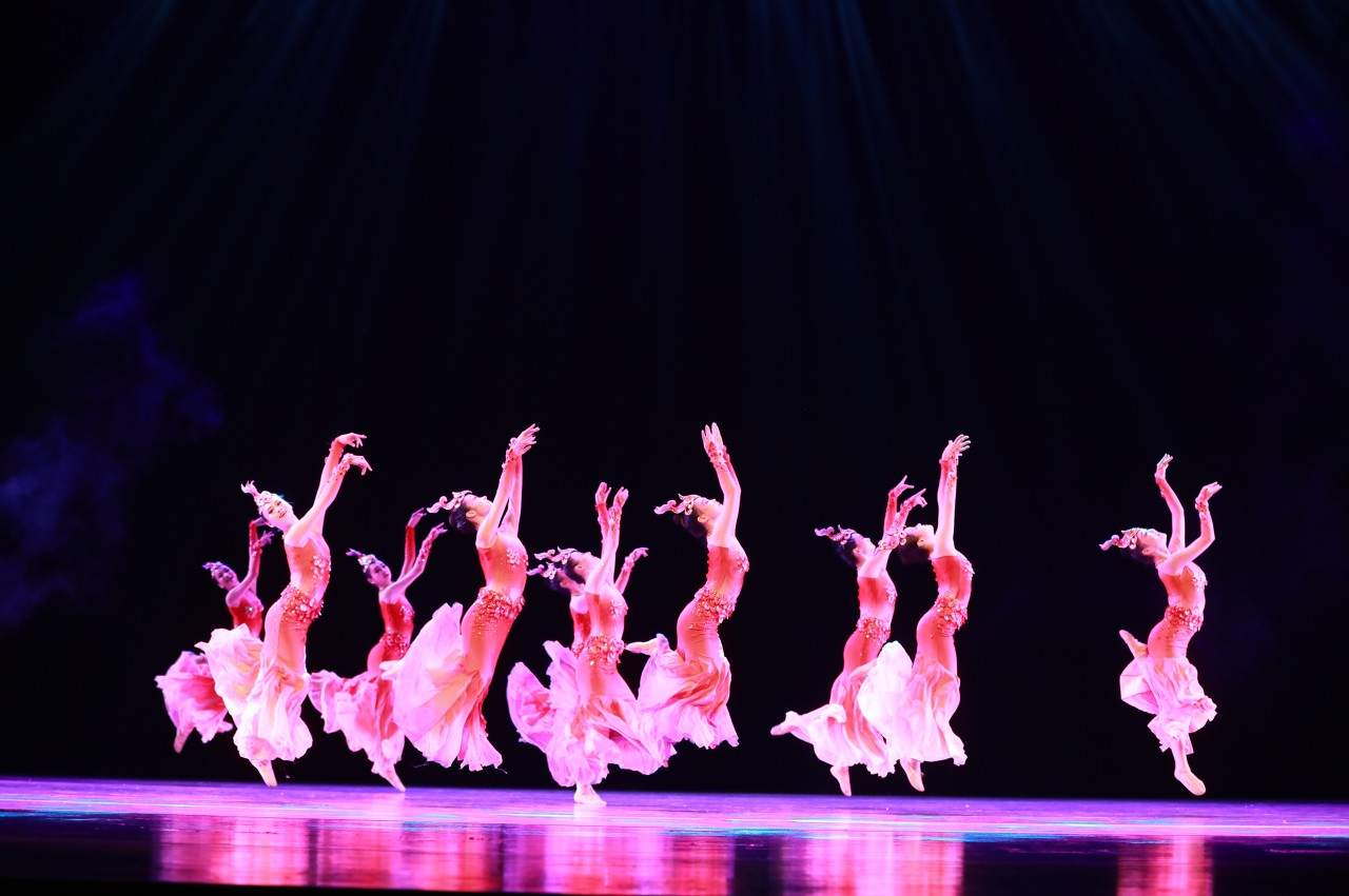 发展小型旅游演艺 培育新消费新场景 - 盛景通文旅