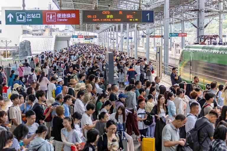 云南铁路今年以来发送旅客突破1亿人次 - 盛景通文旅