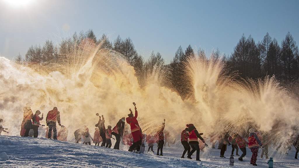 机构：26―35岁游客为冰雪旅游消费主力军 - 盛景通文旅
