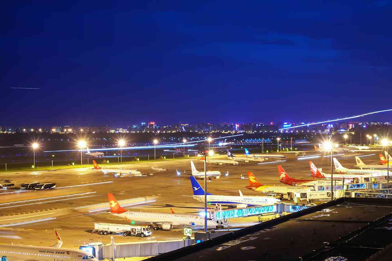 内蒙古机场集团2025年旅客吞吐量超2500万人次(图1)