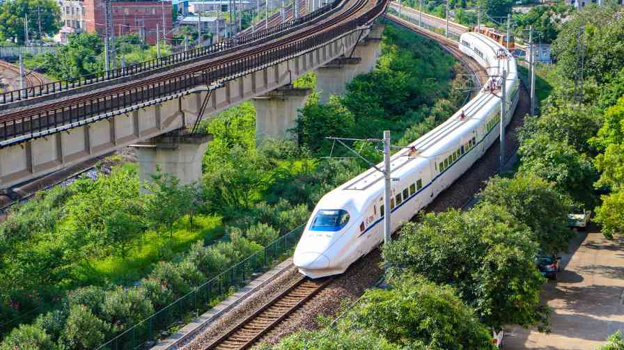 1至10月全国铁路发送旅客39.5亿人次 开行旅游列车2049列 - 盛景通文旅