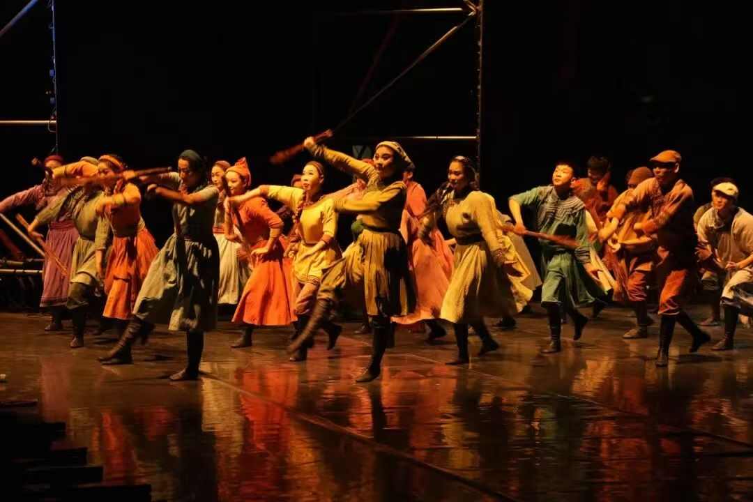 “乌兰牧骑神州行”进京演出活动落幕(图1) “乌兰牧骑神州行”进京演出活动落幕(图1)